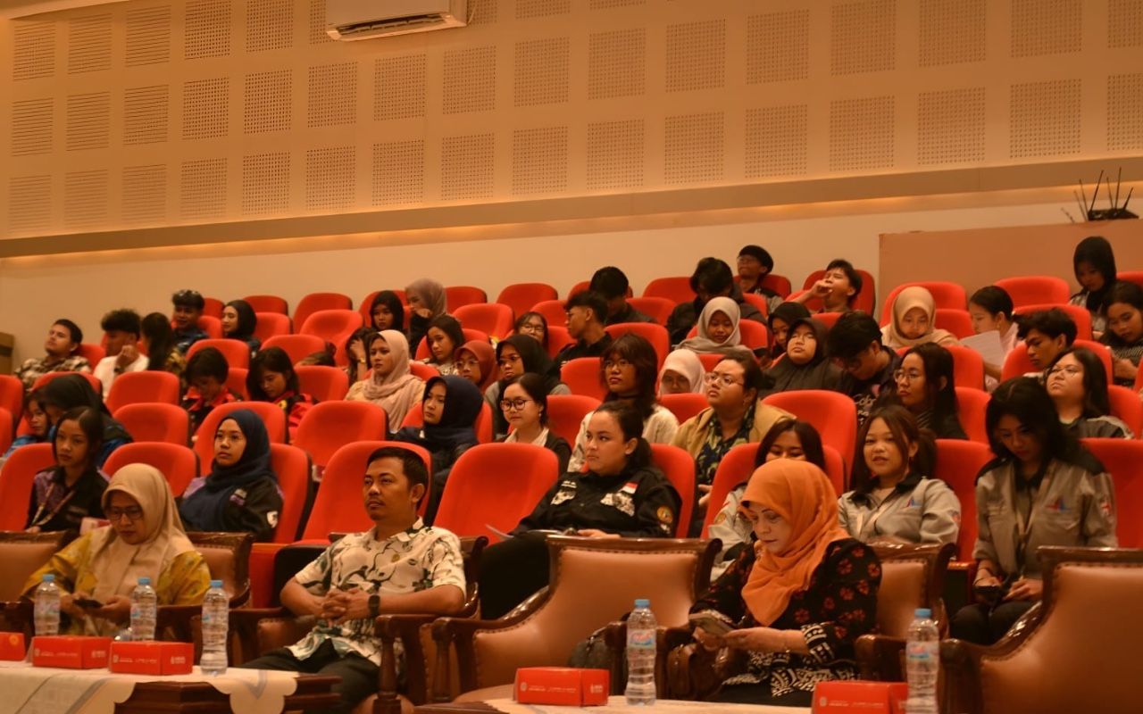 Seminar Untag Surabaya Bekali Mahasiswa Hadapi Dunia Kerja, Tekankan Pentingnya Sikap dan Mental
