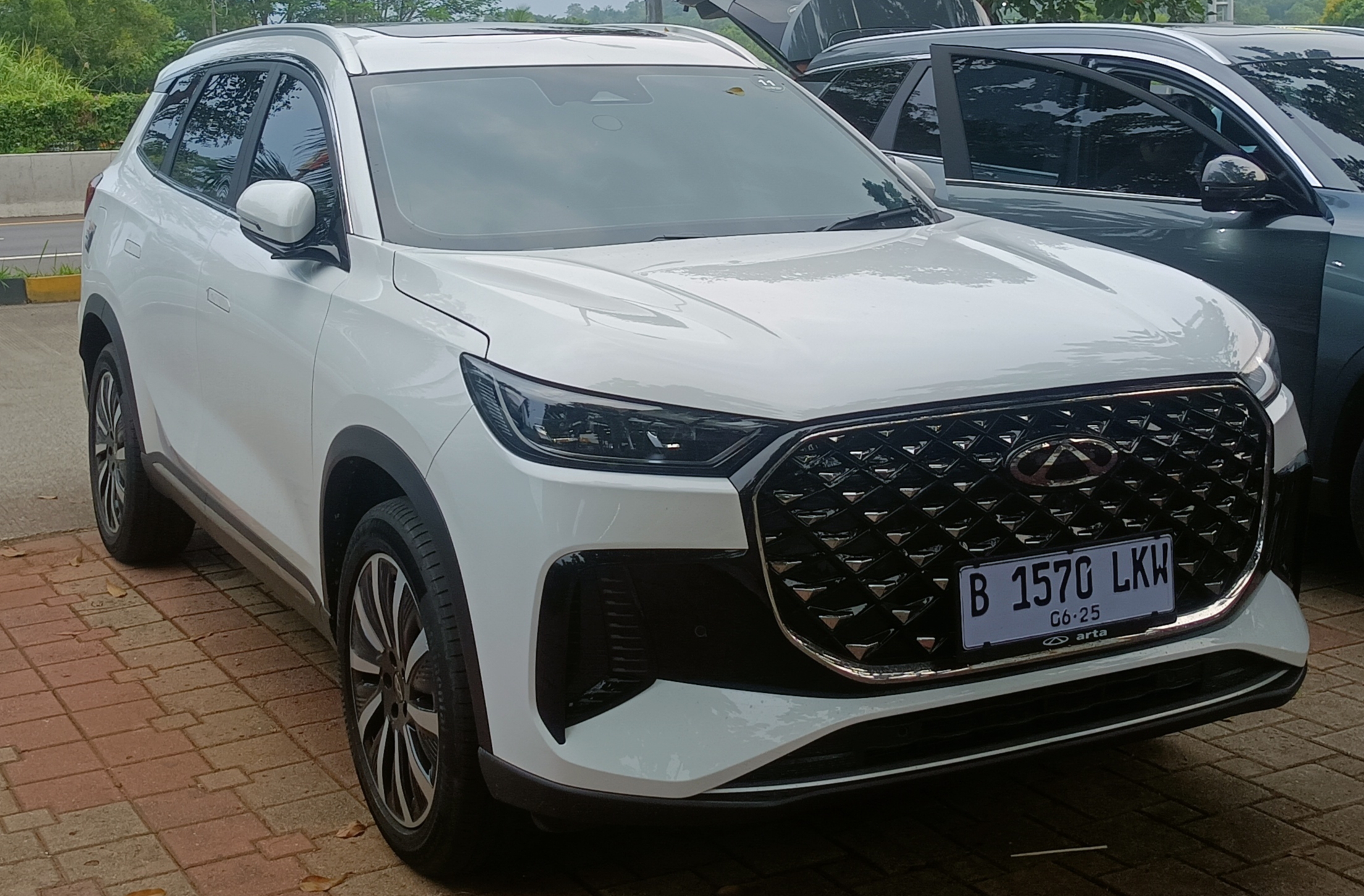 Chery Tiggo 8 CSH dari PIK 2 ke Bandung Ternyata Segini Iritnya, Bensin Belum Kepakai