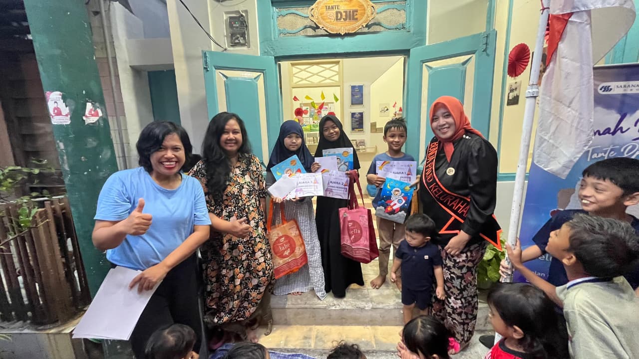 Dari Seorang Guru di Tuban Ini, Rumah Baca Tante Djie Dukung Peran Orang Tua dalam Membangun Budaya Baca
