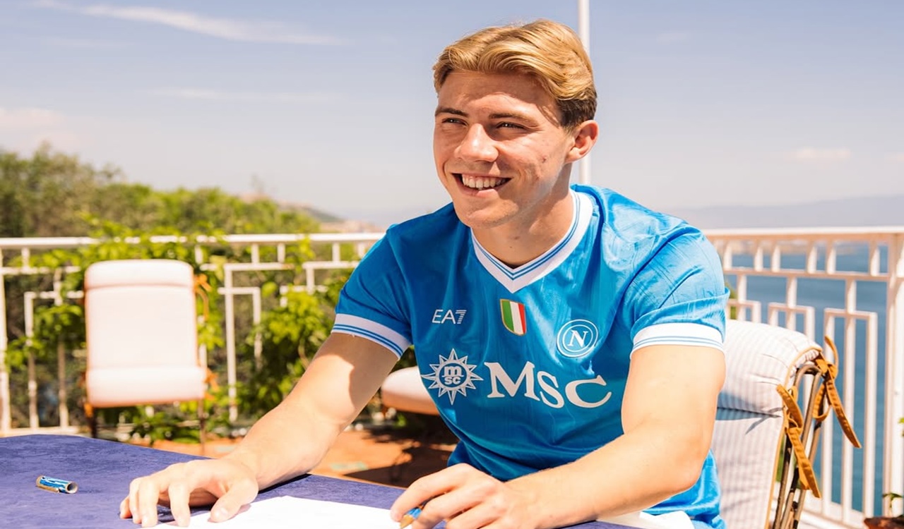 Rasmus Hojlund Dipuji Usai Berani Tinggalkan MU Demi Napoli, Pelatih Denmark: Awal yang Baik