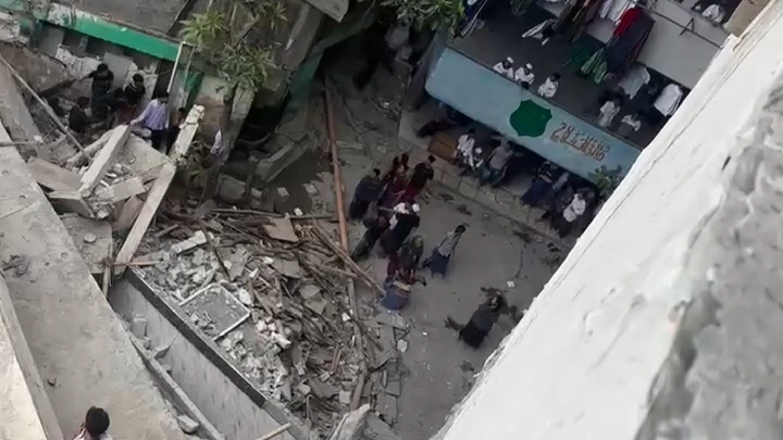 Ponpes Al-Khoziny Runtuh Sebabkan Puluhan Santri Terluka, Tim SAR Bantu Evakuasi Korban