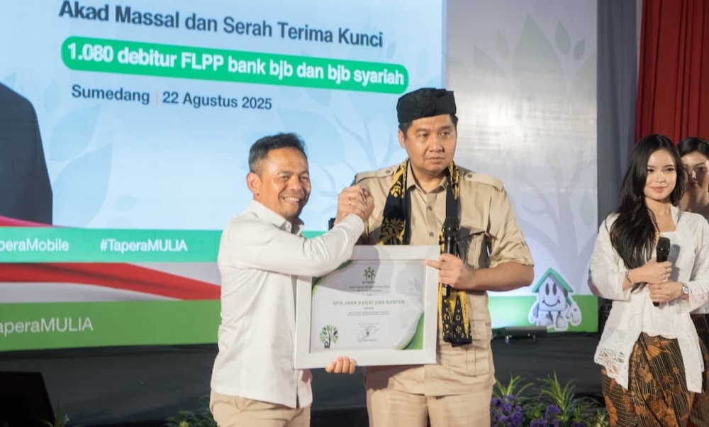 Bank bjb dan bjb Syariah Serahkan 1.080 Unit Rumah FLPP, Dukung Program 3 Juta Rumah 
