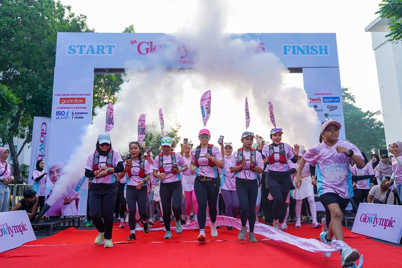 Wardah Glowlympic Run: Menggerakkan Wanita Berdaya di Surabaya