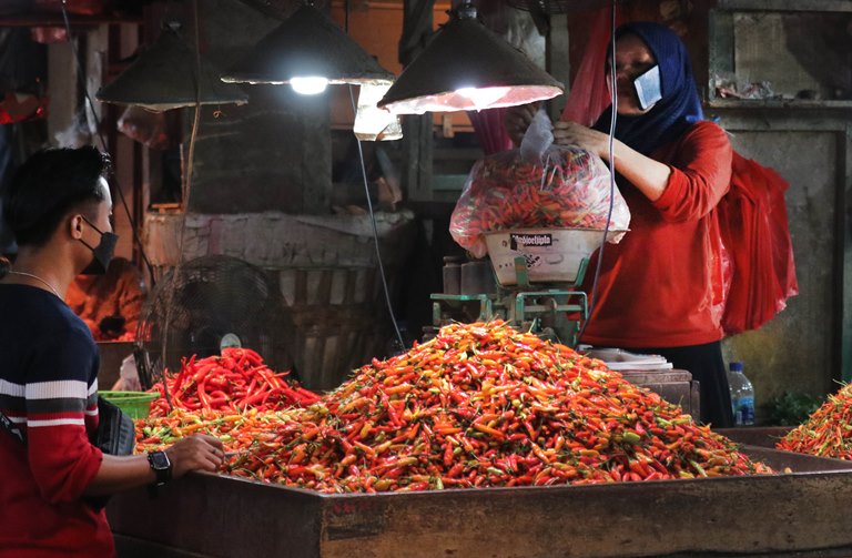 Butuh Kerja Keras Turunkan Harga Pangan