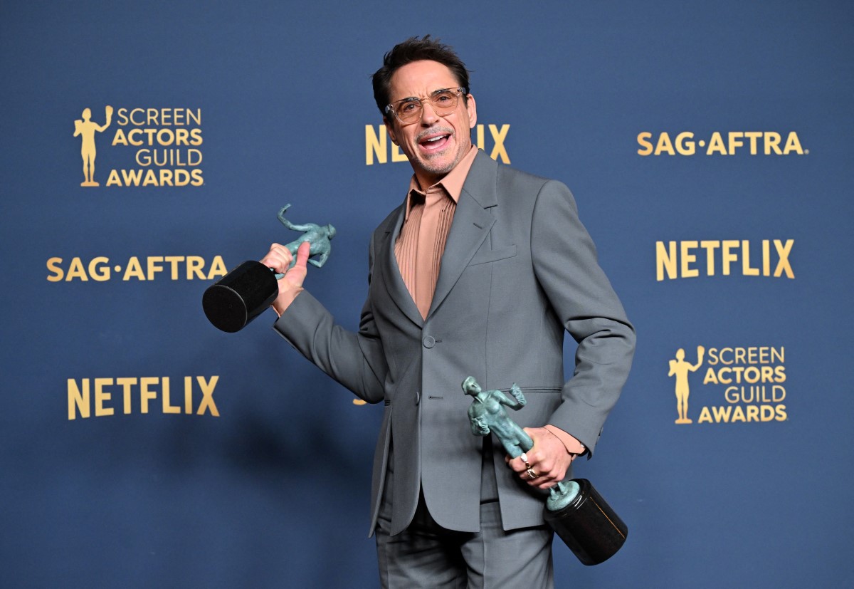 Menang SAG Awards 2024, Robert Downey Jr Makin Dekat ke Piala Oscar 