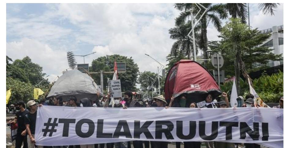 Militer di Ranah Sipil: Stabilitas atau Kemunduran Demokrasi?