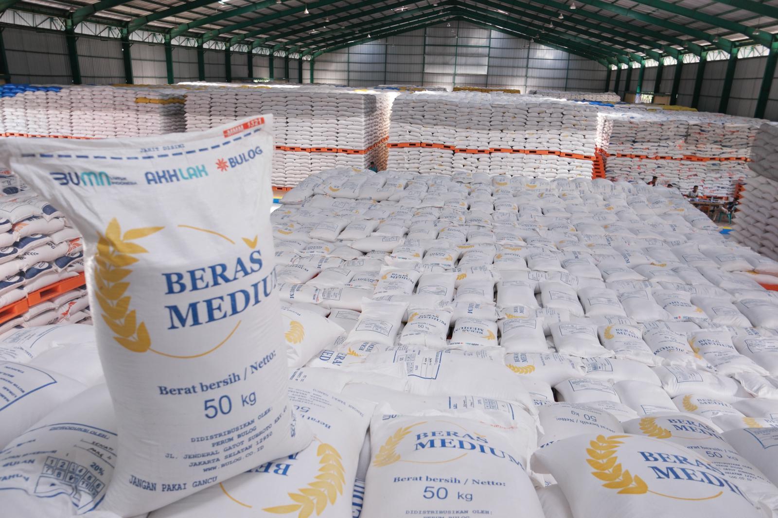 Panen Raya, Perum BULOG Serap Hasil Panen Petani Hingga 800 Ribu Ton