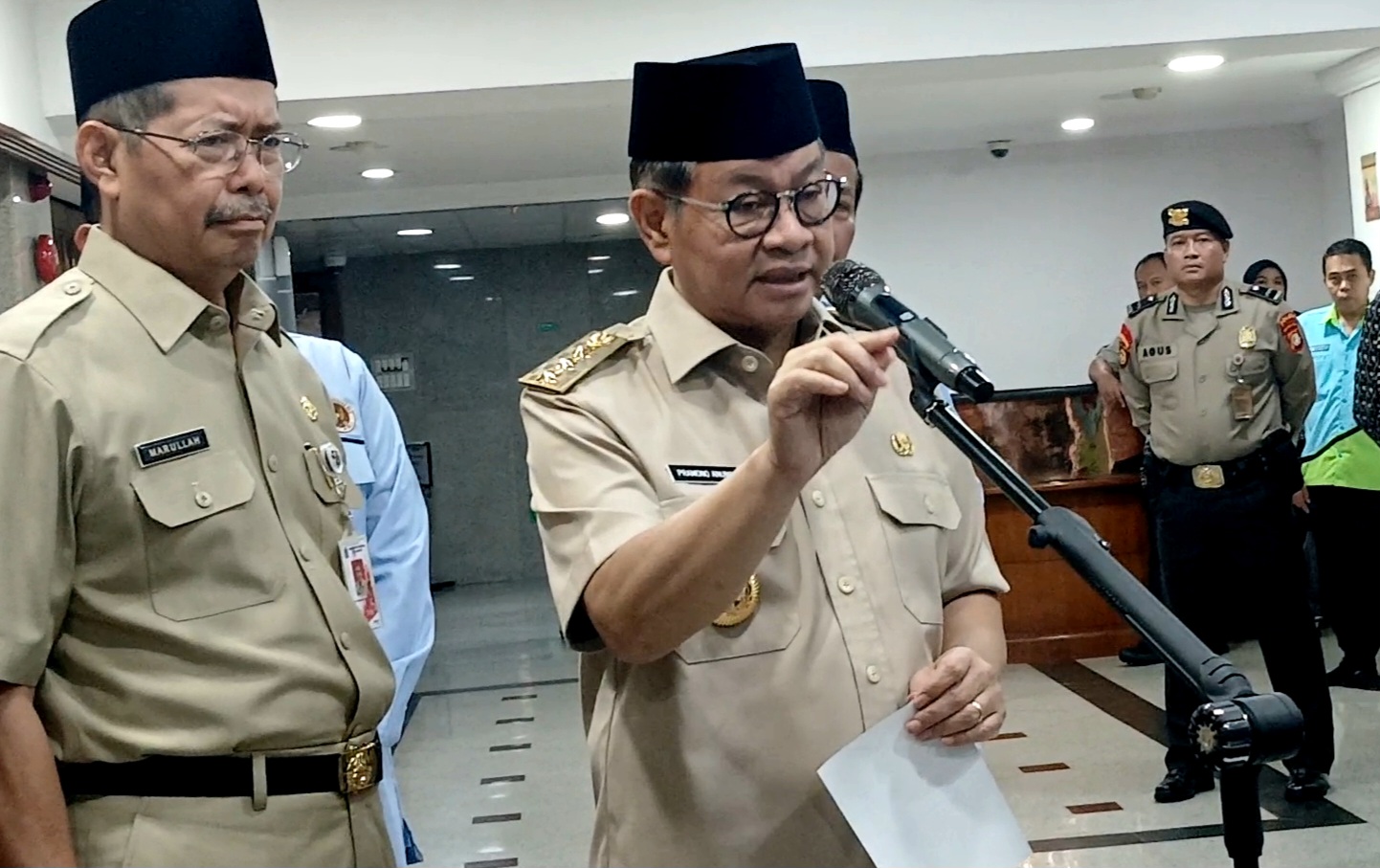 Pramono Akan Serahkan Pemutihan Ijazah Tahap Kedua Awal Mei 2025