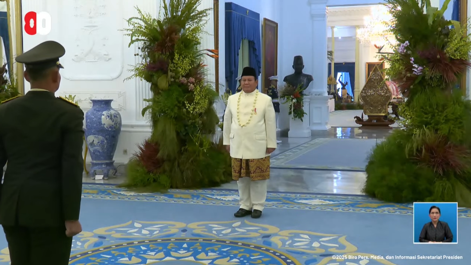 Prabowo Jadi Inspektur Upacara HUT Ke-80 RI Bernuansa Wastra, Kenakan Beskap dan Songket