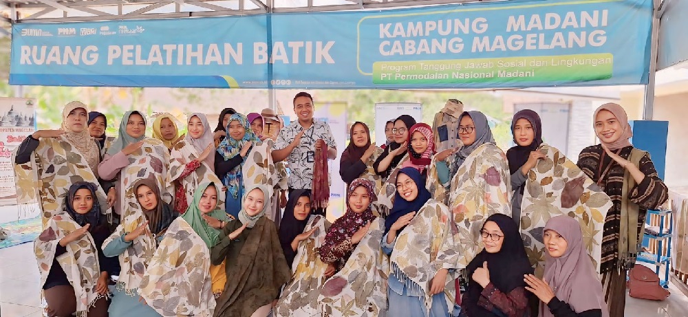 Hari Batik Nasional, PNM Berdayakan Pengrajin Batik Lewat Teknik Ecoprint di Kampung Madani 