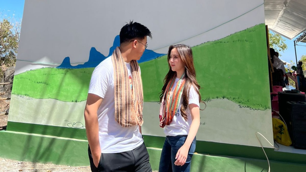 Bikin Haru! Timothy Ronald dan Agatha Chelsea Wujudkan Sekolah Gratis di Kupang