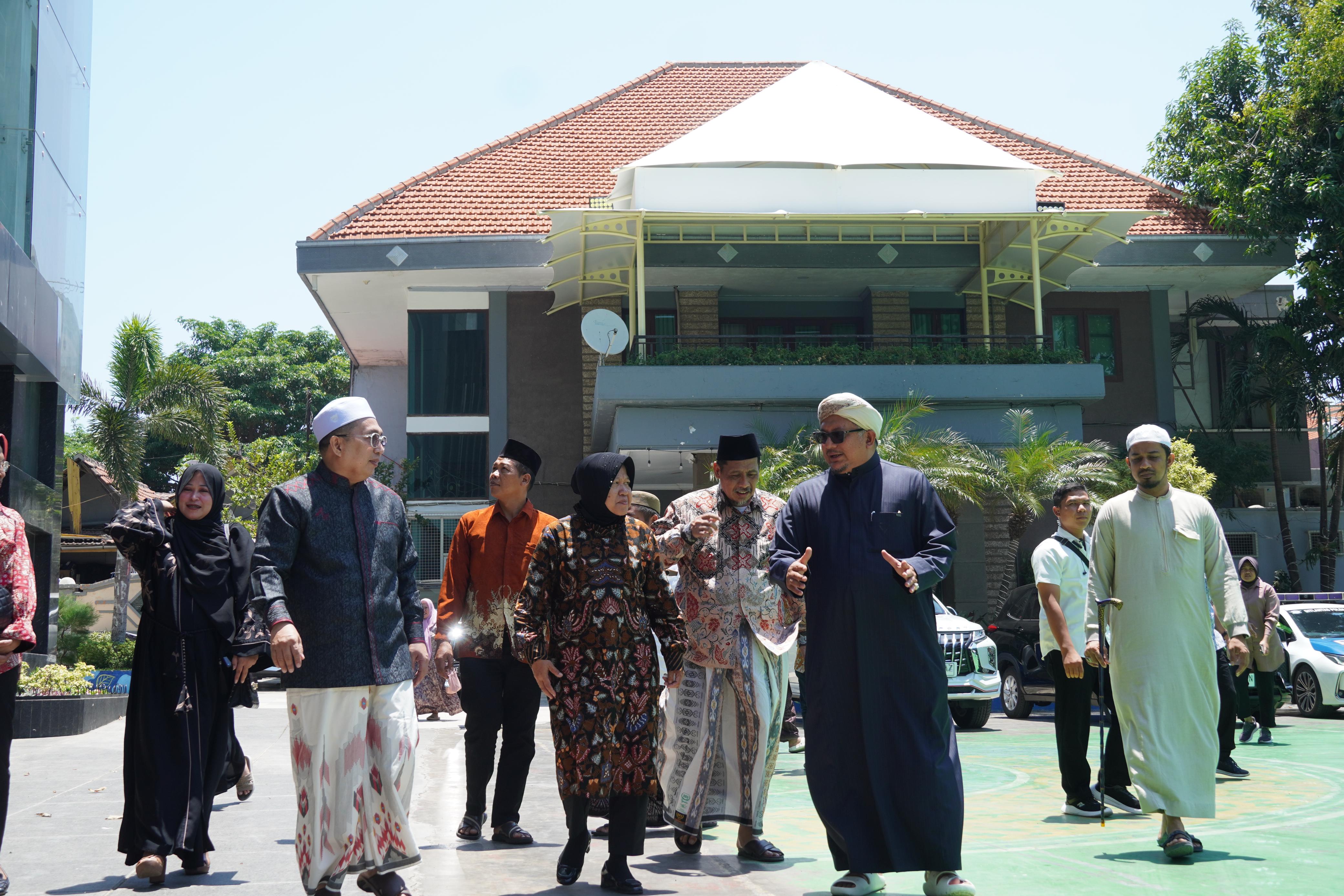 Habib Ali Zainal Pasuruan Puji Keberanian Risma Menutup Dolly 