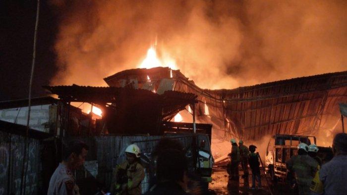 Imbas Kebakaran Besar, 132 Ekor Kambing Hangus Dilalap si 'Jago Merah' di Jakarta Timur