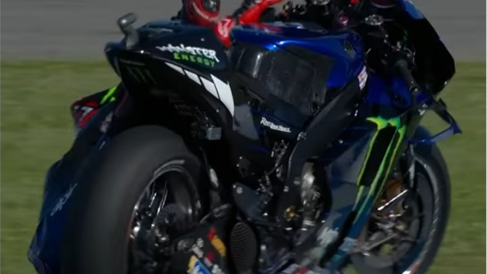 Ngilu! Selangkangan Fabio Quartararo Terhantam Roda Belakang Yamaha M1 Usai Slip