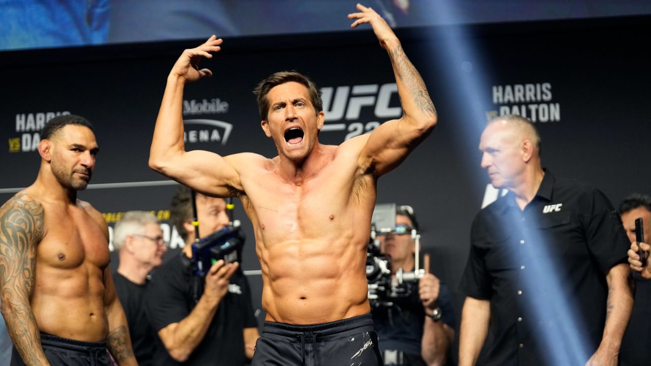 Debut TKO Jake Gyllenhaal dalam UFC 285 Demi Proyek Film