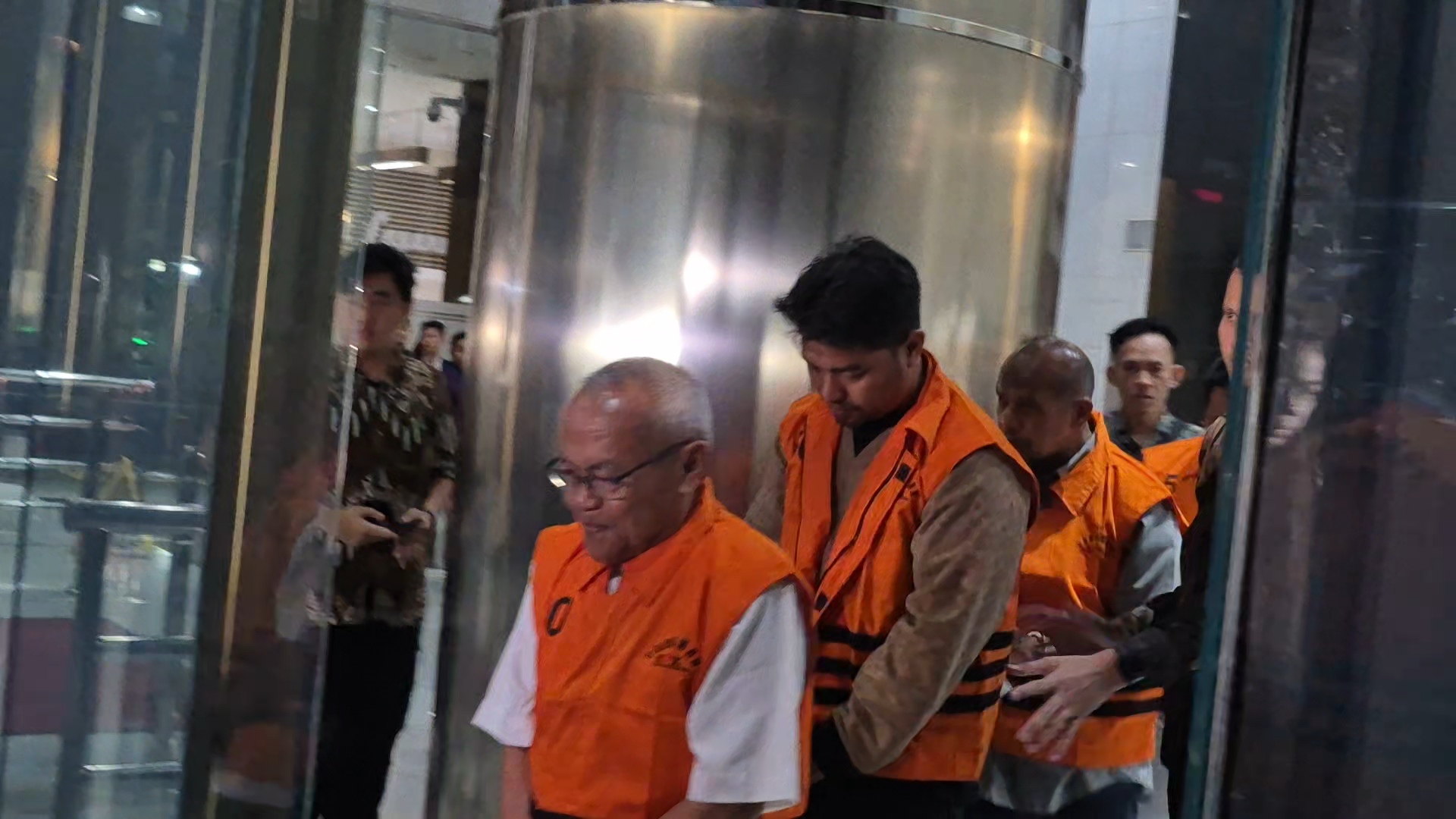 Berikut Identitas 5 Tersangka Kasus Dana PEN Situbondo, Ditahan KPK 20 Hari ke Depan