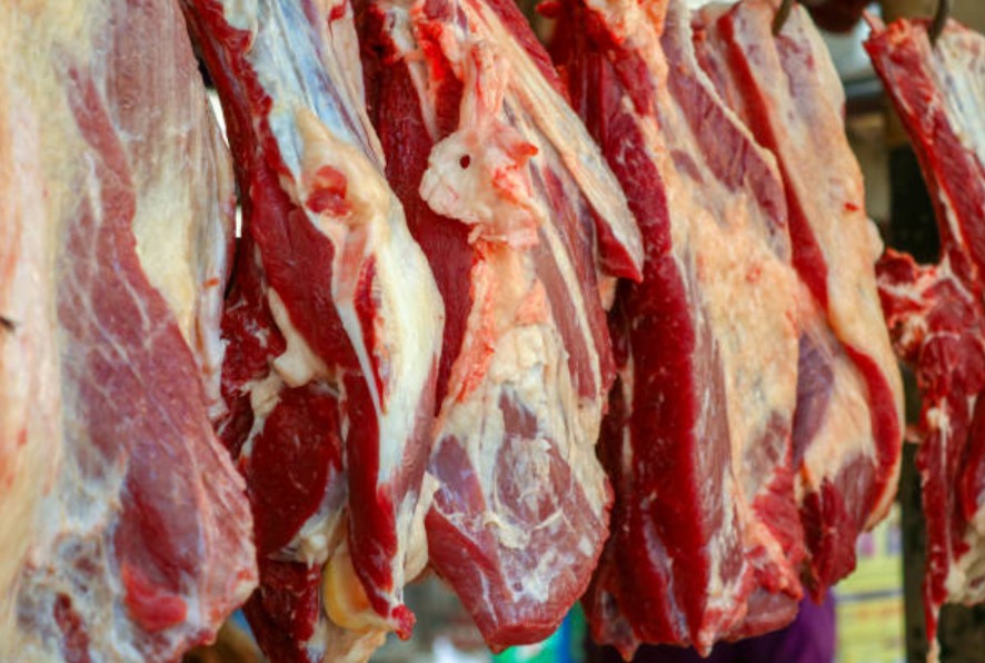 Bukan Minyak Goreng, Warga Memburu Daging Sapi Murah di Bazar Ini