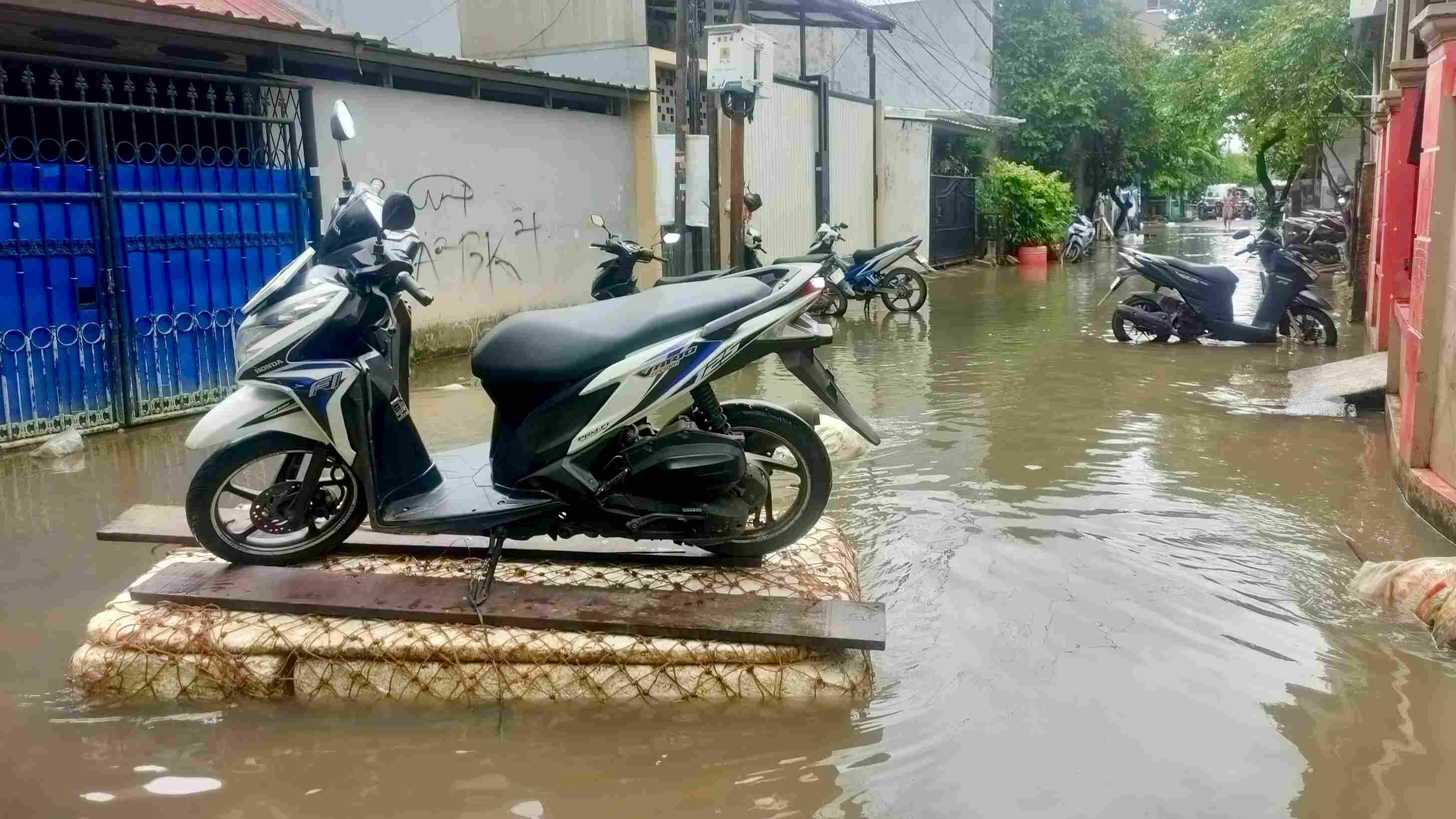 Pak Pramono Tolong, Warga Rawa Buaya Kebanjiran 3 Kali Seminggu: Hujan 3 Jam, Surutnya 2 Hari