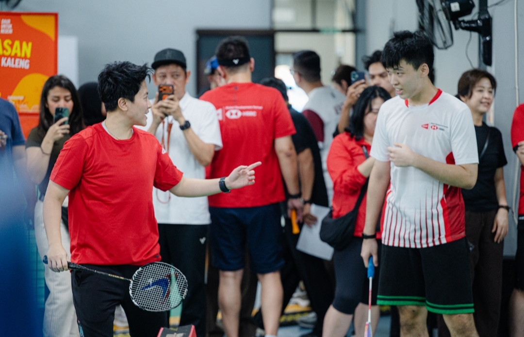 Bikin Iri! Peserta HSBC Clinic Dapat Coaching, Foto Bareng, hingga Jersey Bertanda Tangan Liliyana Natsir