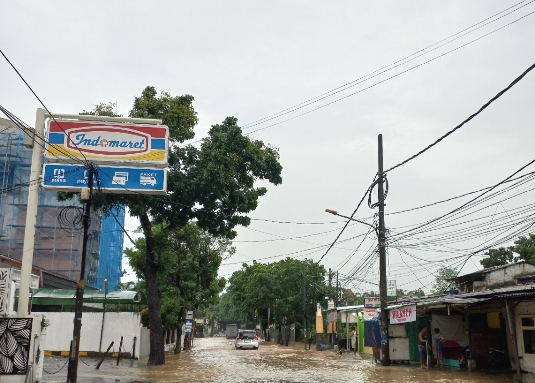 Hujan Deras Seharian Bikin Jakarta Banjir, Sistem Drainase dan Tata Ruang Disoal