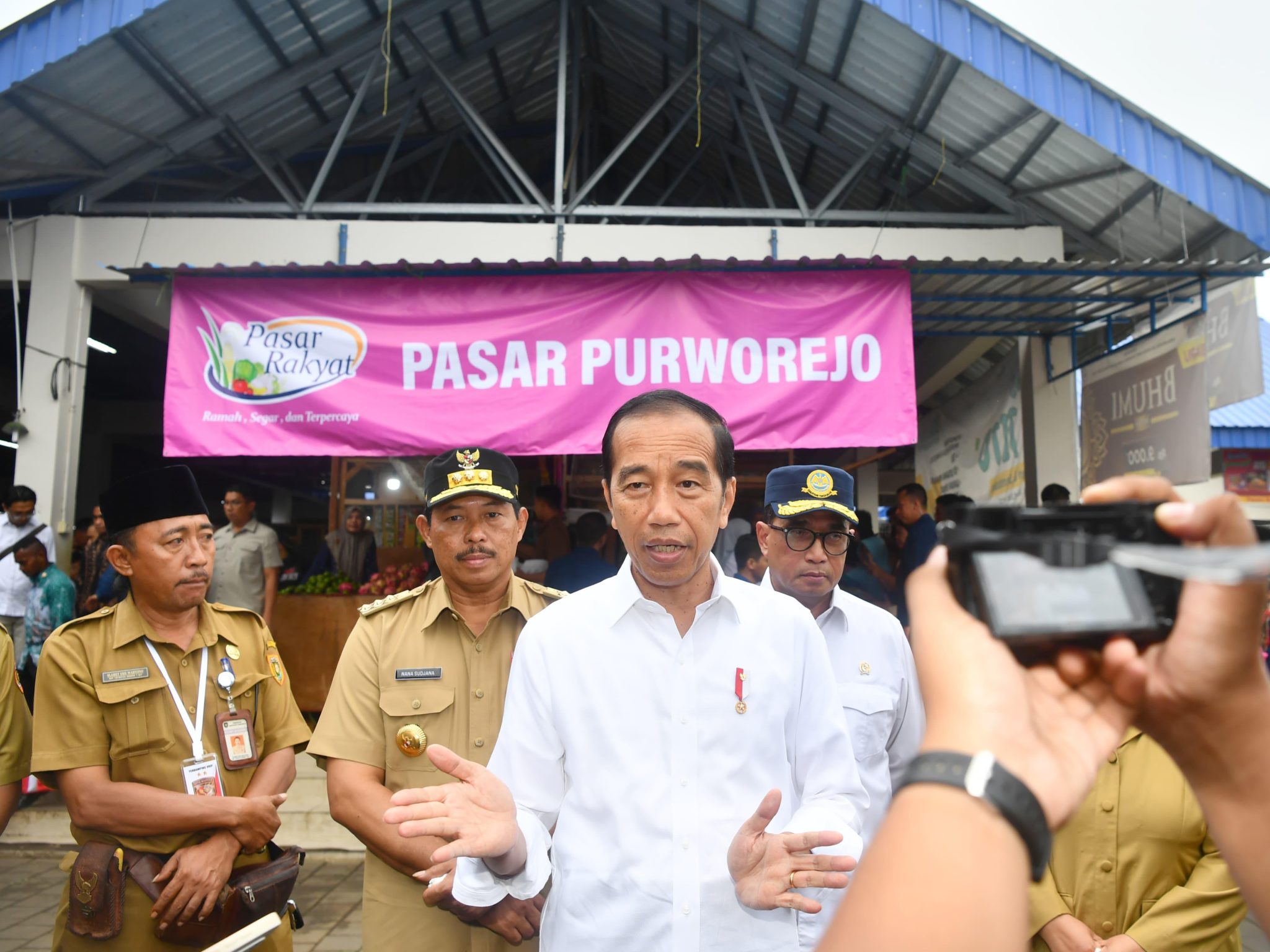 Pastikan Cadangan Beras Terkendali, Jokowi: Masih 1,4 Juta Ton