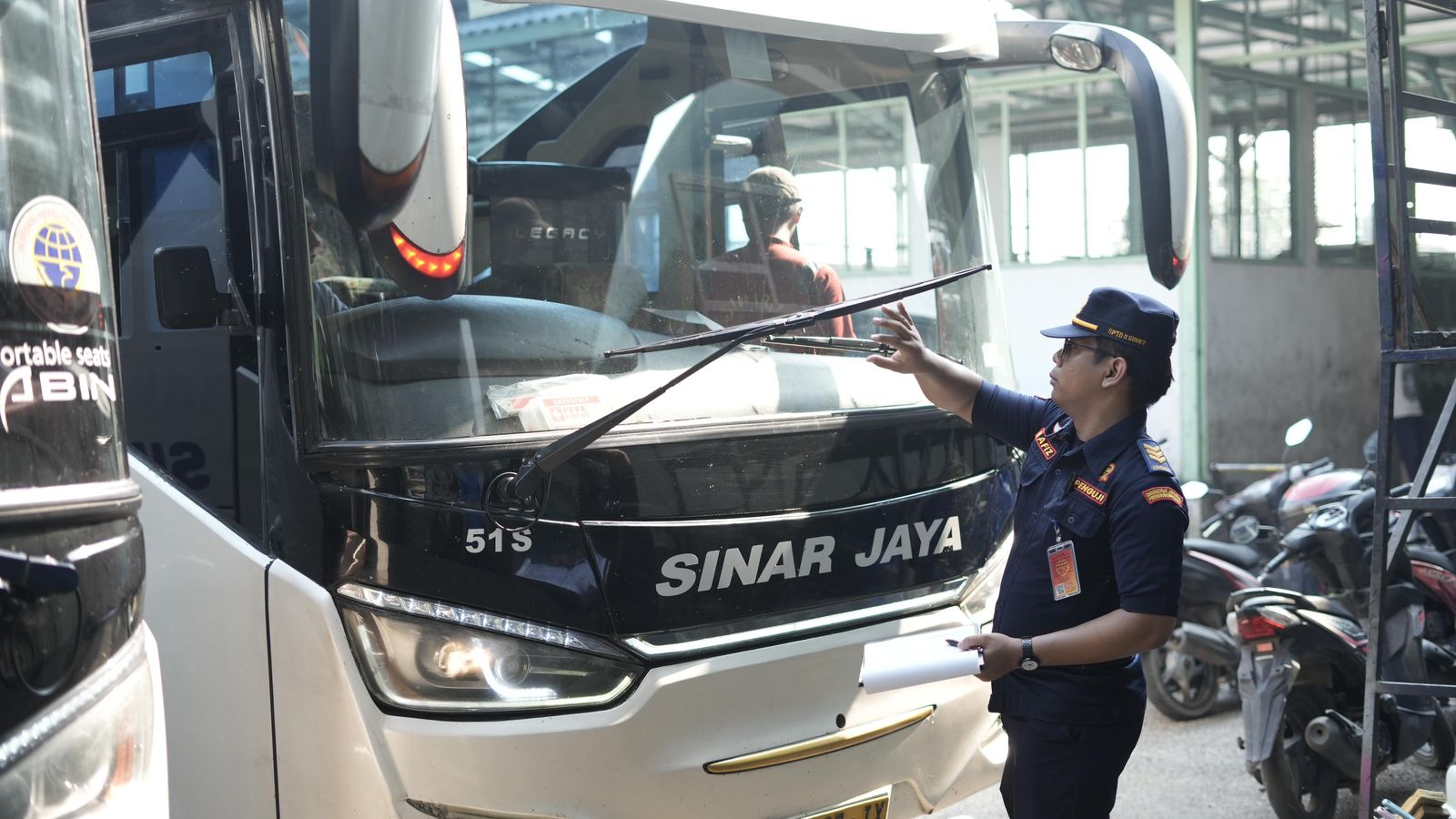 Ditjen Hubdat Gencarkan Pengawasan Jelang Nataru, Bus di Bekasi Jalani Rampcheck