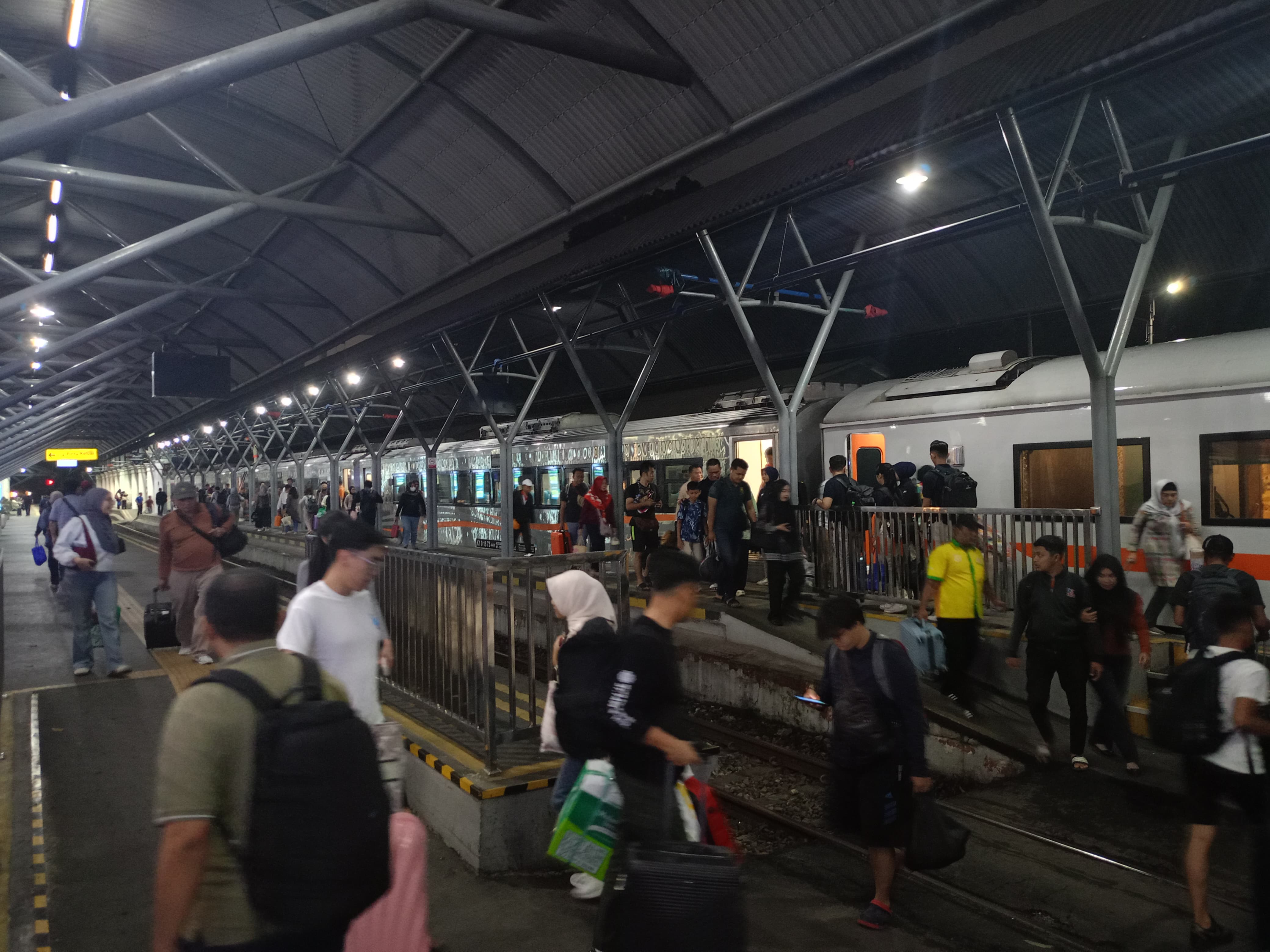 Okupansi Kereta Api di Daop 8 Surabaya Capai 77 Persen Selama Libur Iduladha