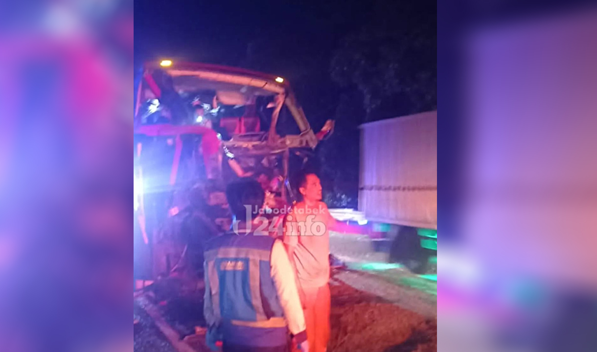 Bus Tabrak Truk di Tol Cipularang, Dua Meninggal Dunia