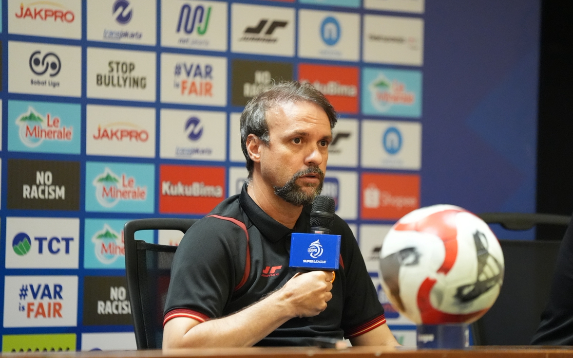 Pelatih Persija Minta Wasit Tunjukkan Ketegasan Saat Hadapi Persib di Laga El-Clasico