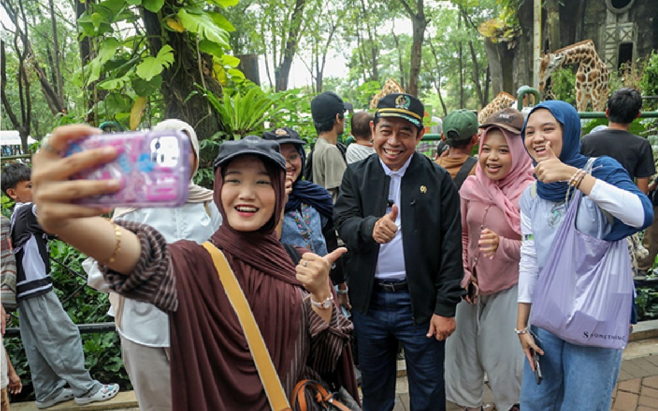 Ketua DPRD DKI Tinjau Ragunan Saat Lebaran, Soroti Layanan Digital dan Fasilitas