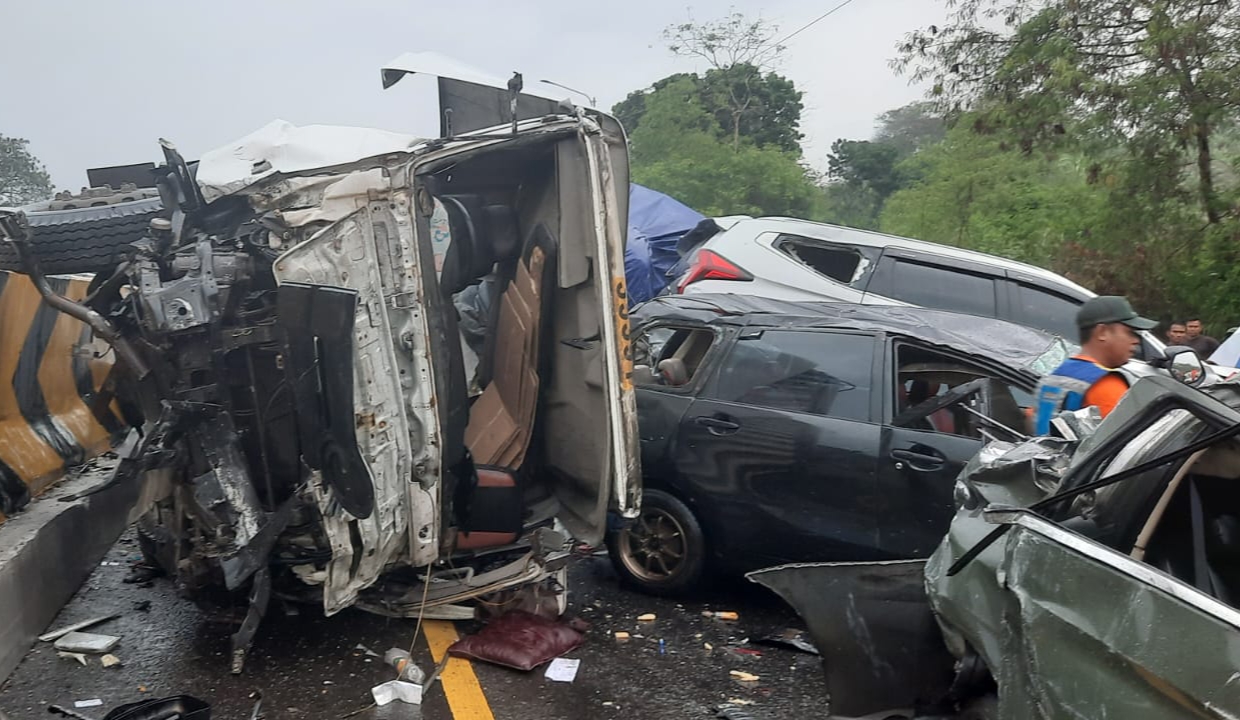 Jenazah Korban Meninggal Kecelakaan di Tol Cipularang KM 92 Belum Diambil Keluarga