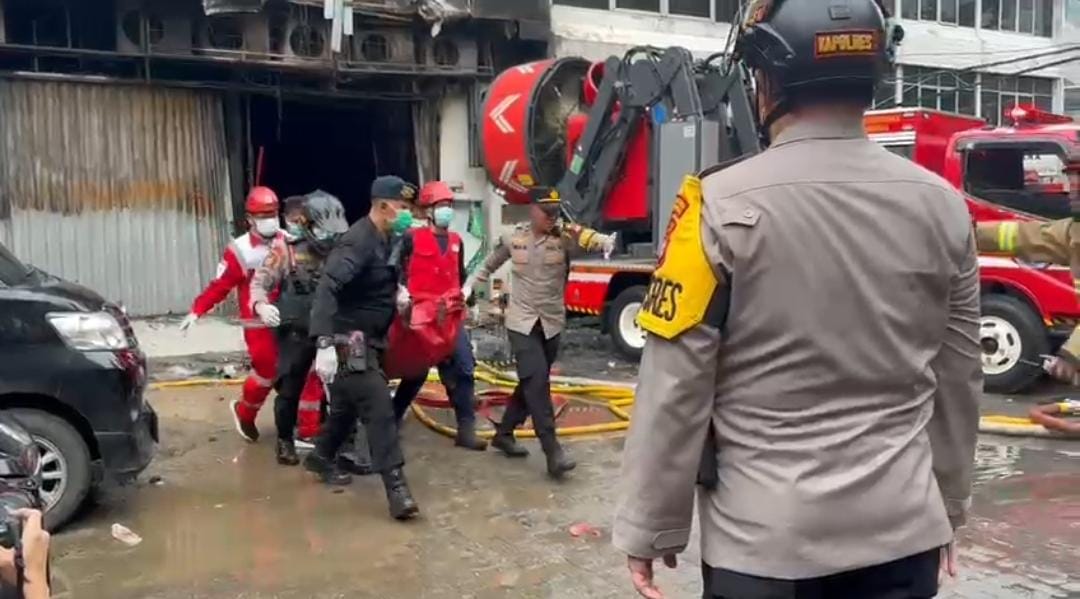 Tragis! 19 Jenazah Dievakuasi dari Lokasi Kebakaran Gedung Kemayoran, Terbakar saat Kejadian