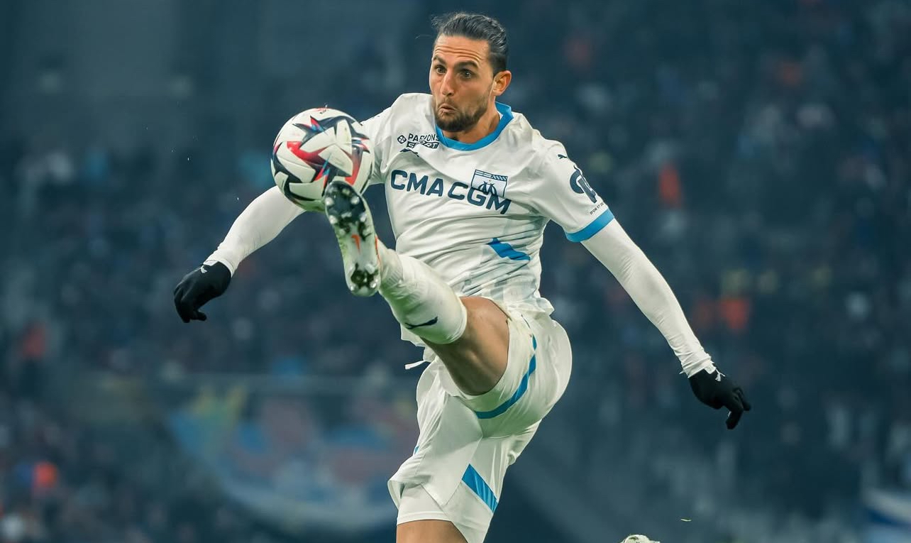 Manchester United Tolak Adrien Rabiot Mentah-mentah, Setia Menunggu Carlos Baleba