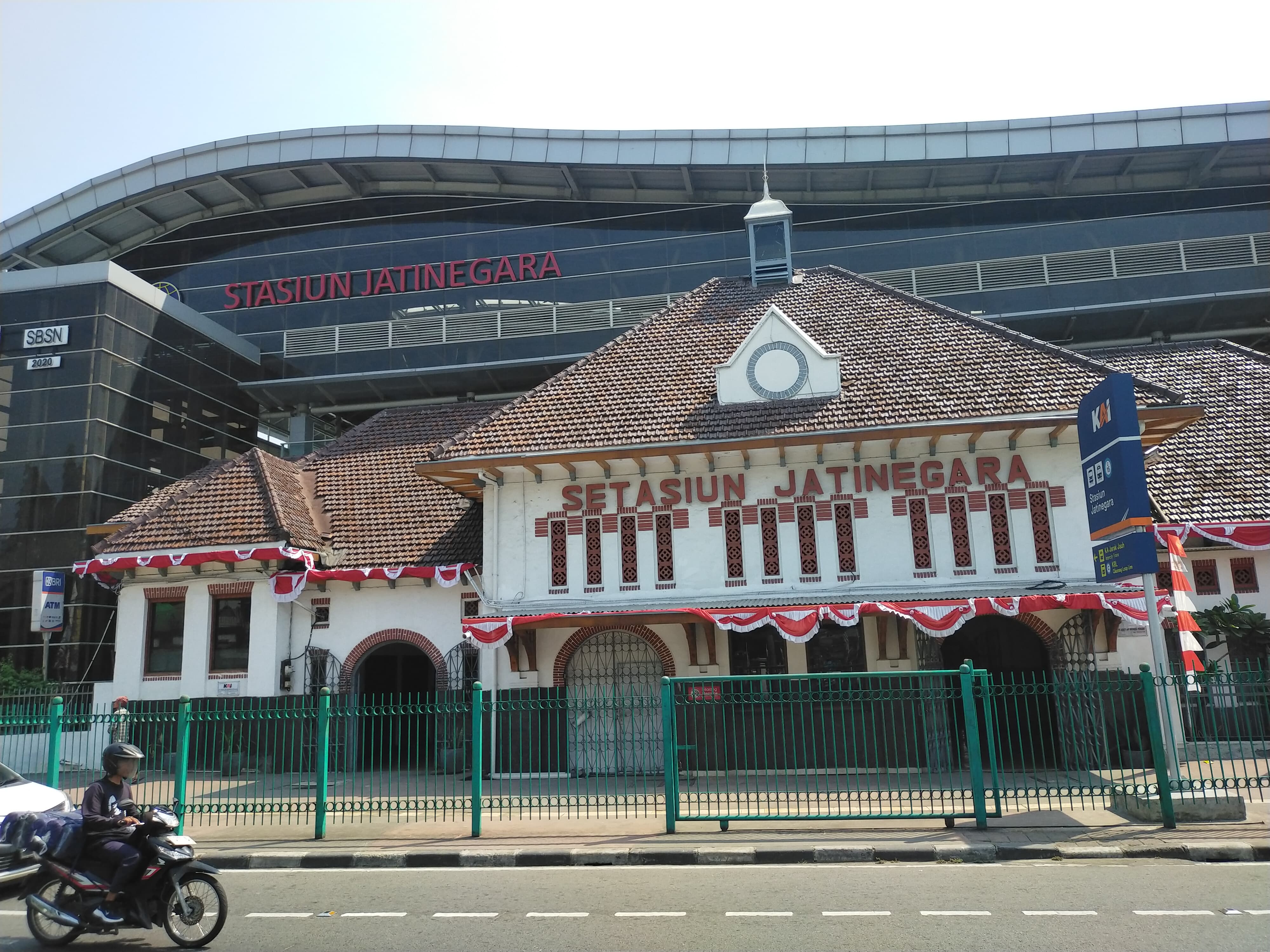 Besok Reuni Akbar 212, 10 KA Keberangkatan Stasiun Gambir Berhenti di Jatinegara