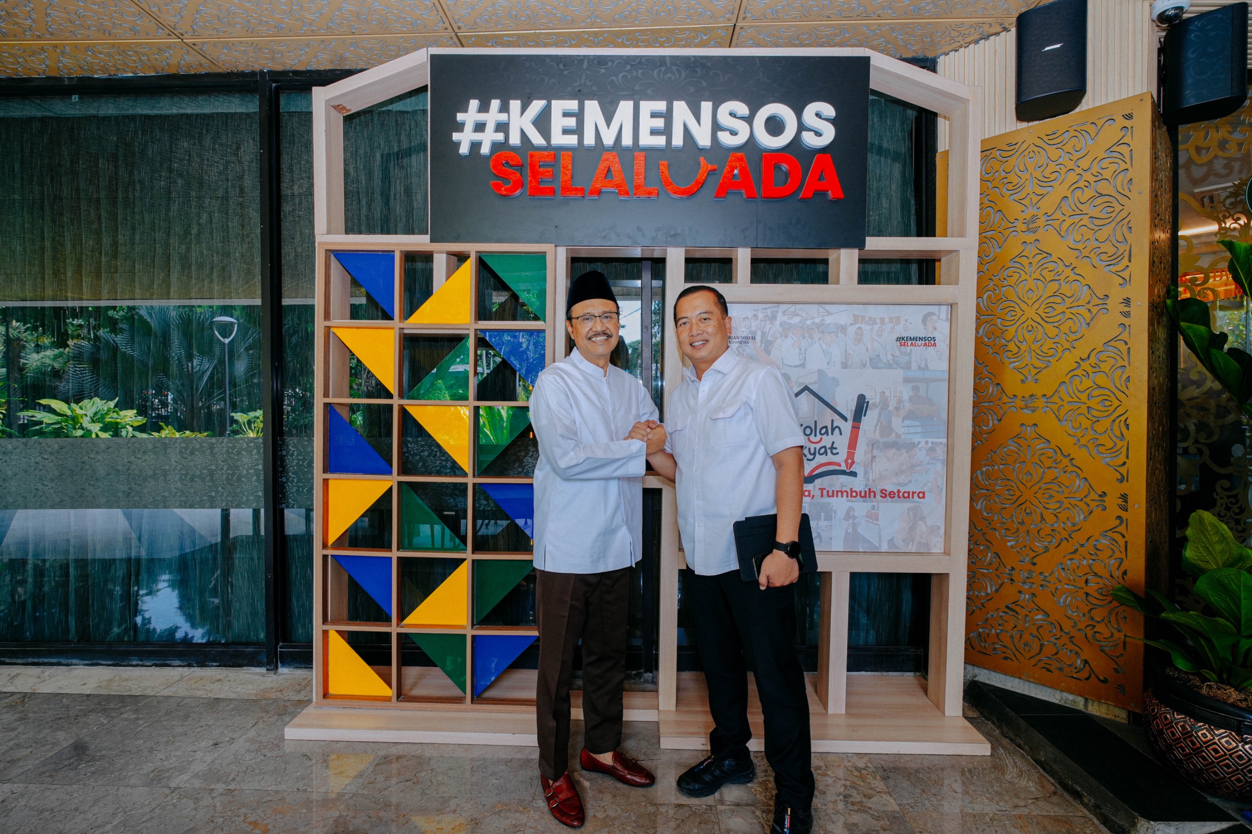 Kolaborasi Pusat-Daerah, Gus Ipul dan Gubernur NTB Bahas Pemutakhiran Data Tunggal