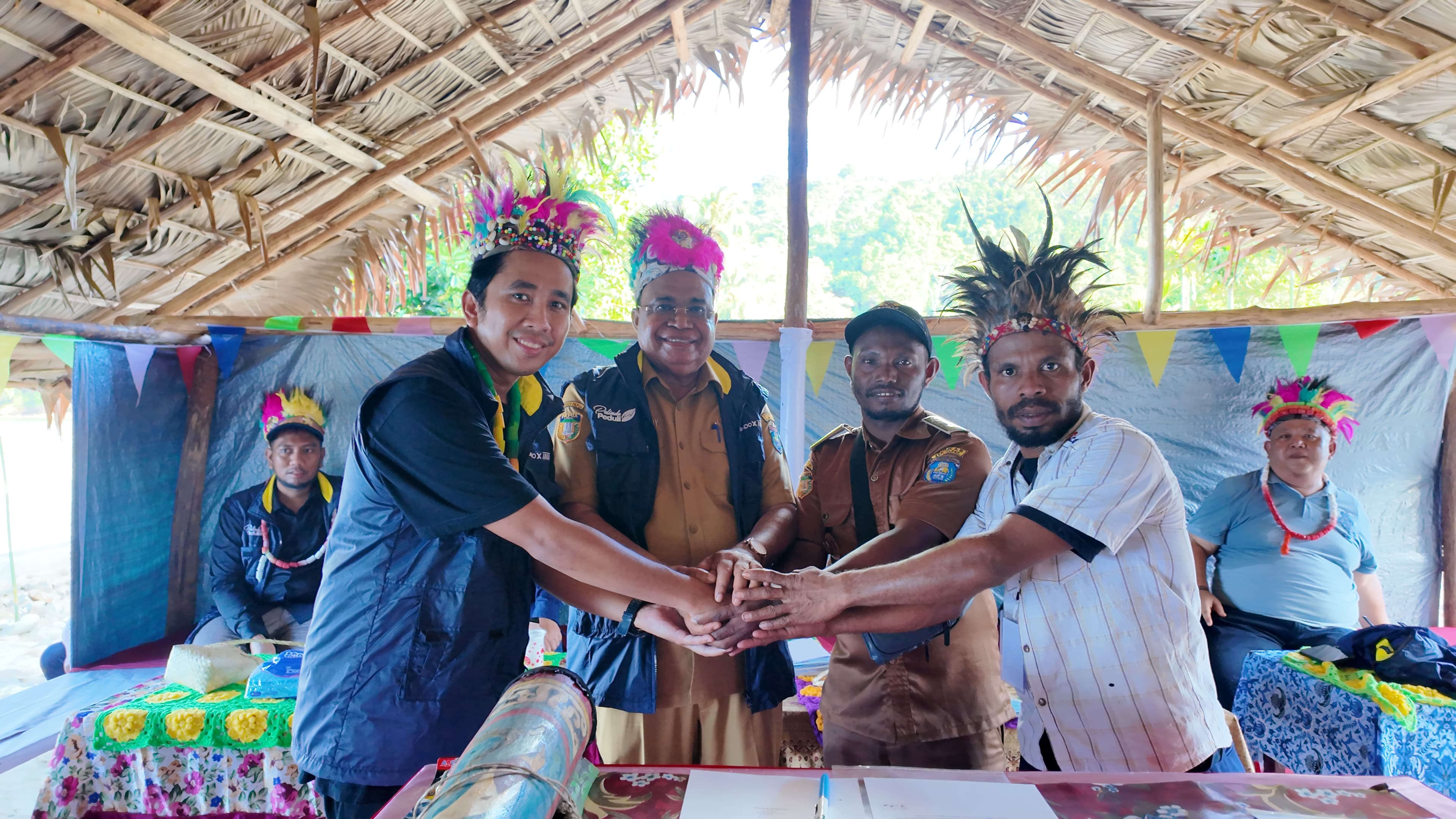 Pelindo dan Ibeka Kolaborasi Hadirkan Listrik 24 Jam di Kampung Ausem-Papua