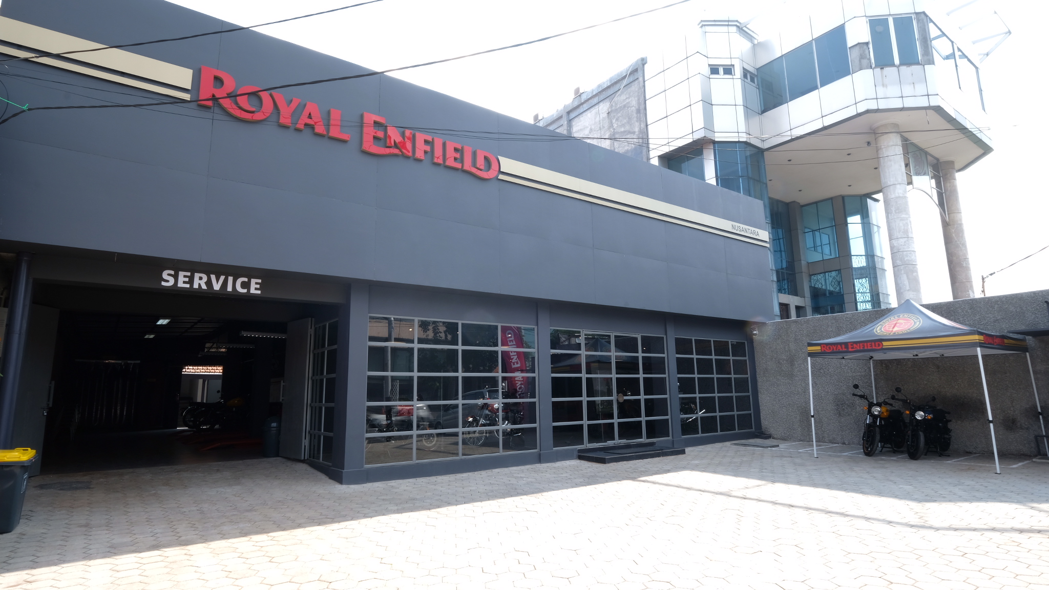 Royal Enfield Buka Gerai Ekslusif Baru di Surabaya