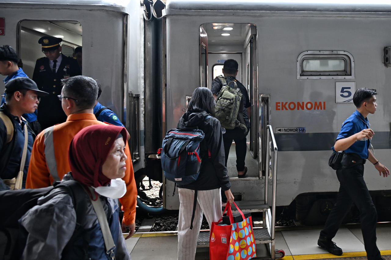 Menhub Minta Pemprov DKI Permudah Akses Pemudik Menuju Terminal dan Stasiun