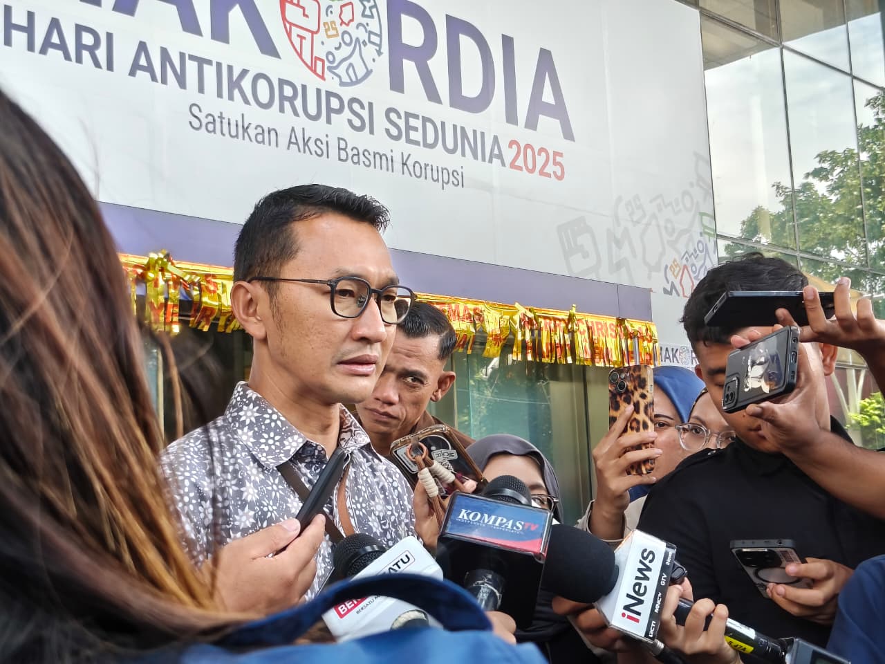 KPK Geledah Kantor hingga Rumah Dinas Bupati Lampung Tengah Terkait Dugaan Suap