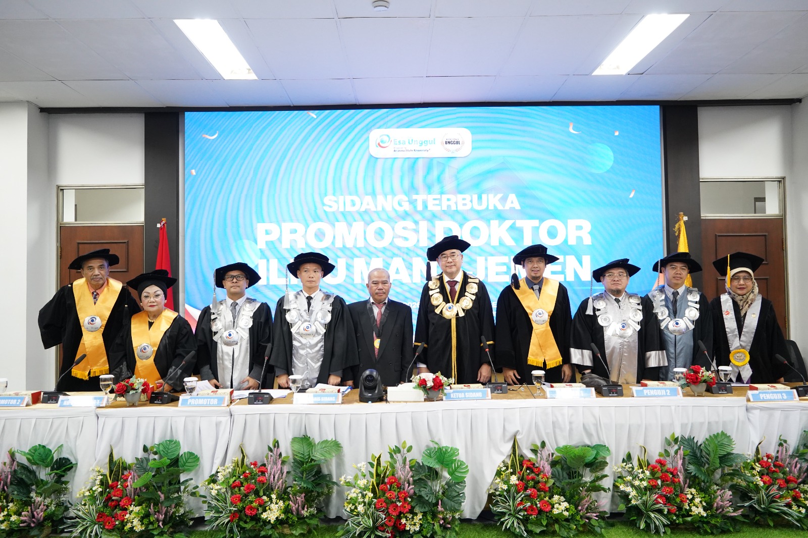 Universitas Esa Unggul Gelar Sidang Terbuka Lulusan Perdana Program Doktor Ilmu Manajemen