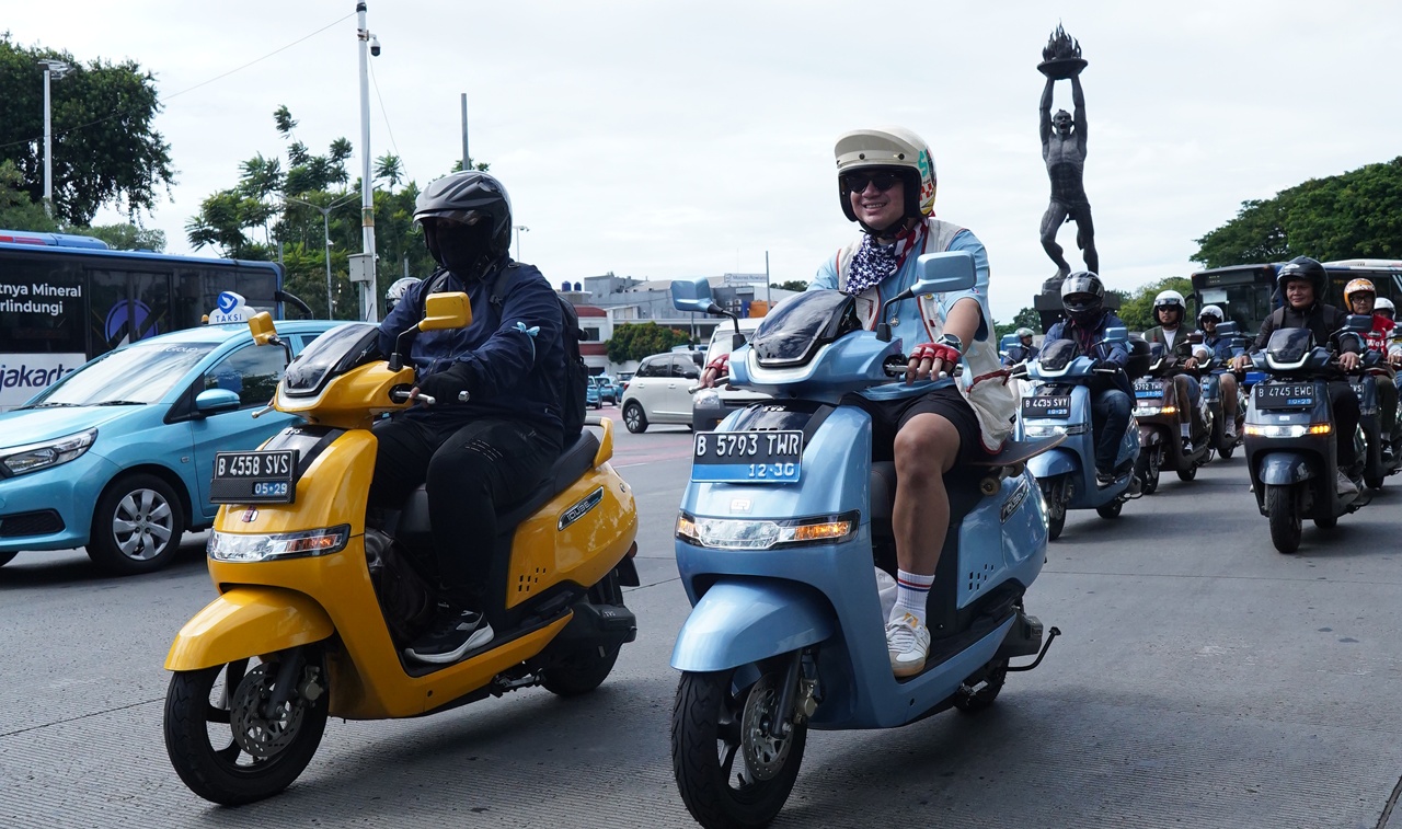 TVS iQube Padel Day: Satukan Riding, Olahraga, dan Gaya Hidup Elektrik