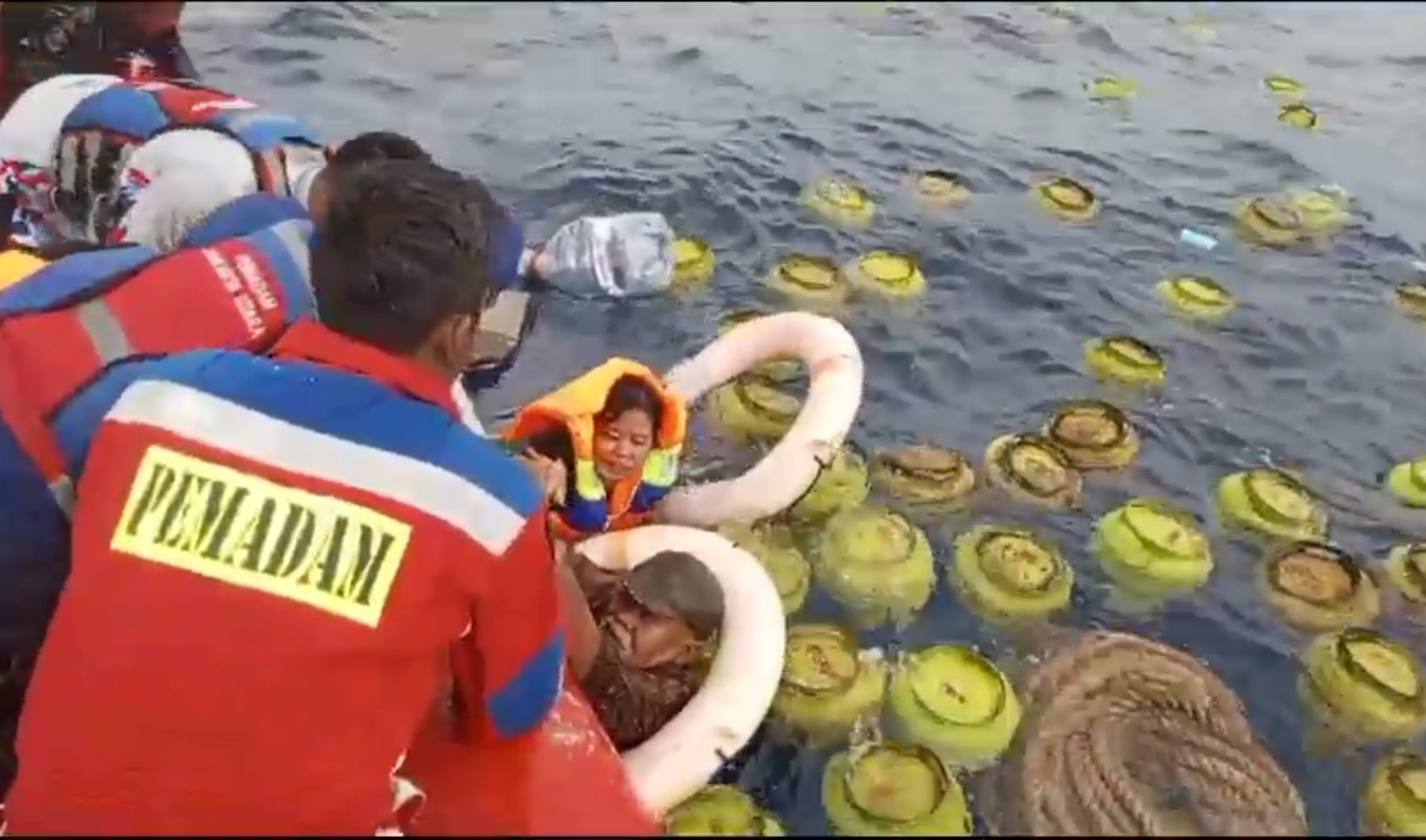 Detik-Detik Kapal KM Salsabila Tenggelam di Kepulauan Seribu, 32 Penumpang Menceburkan Diri