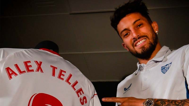 Alex Telles Resmi Berlabuh ke Sevilla, Persaingan Bek Kiri MU Kini Malacia vs Shaw