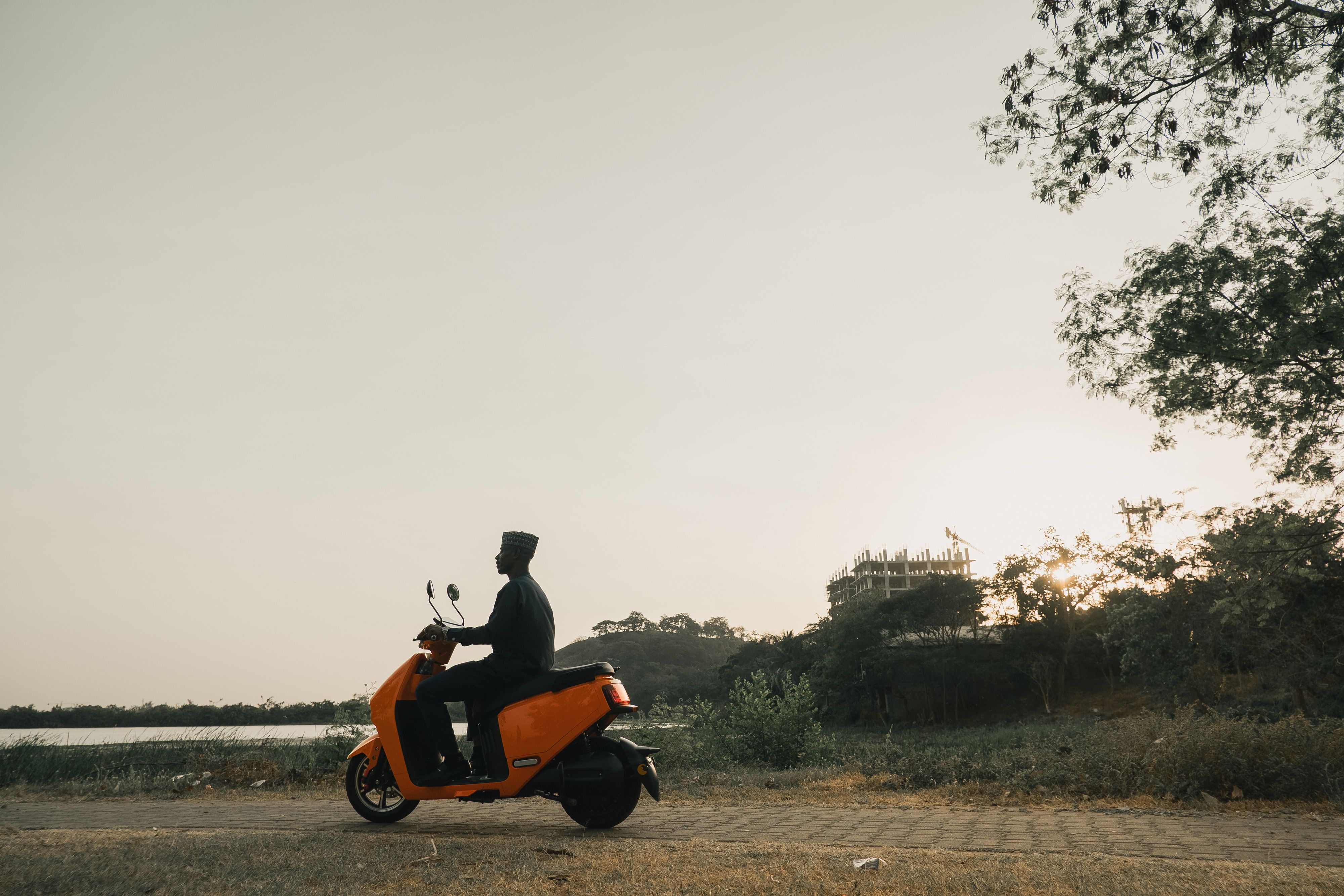 7 Keuntungan Punya Motor Listrik untuk Mobilitas Harian