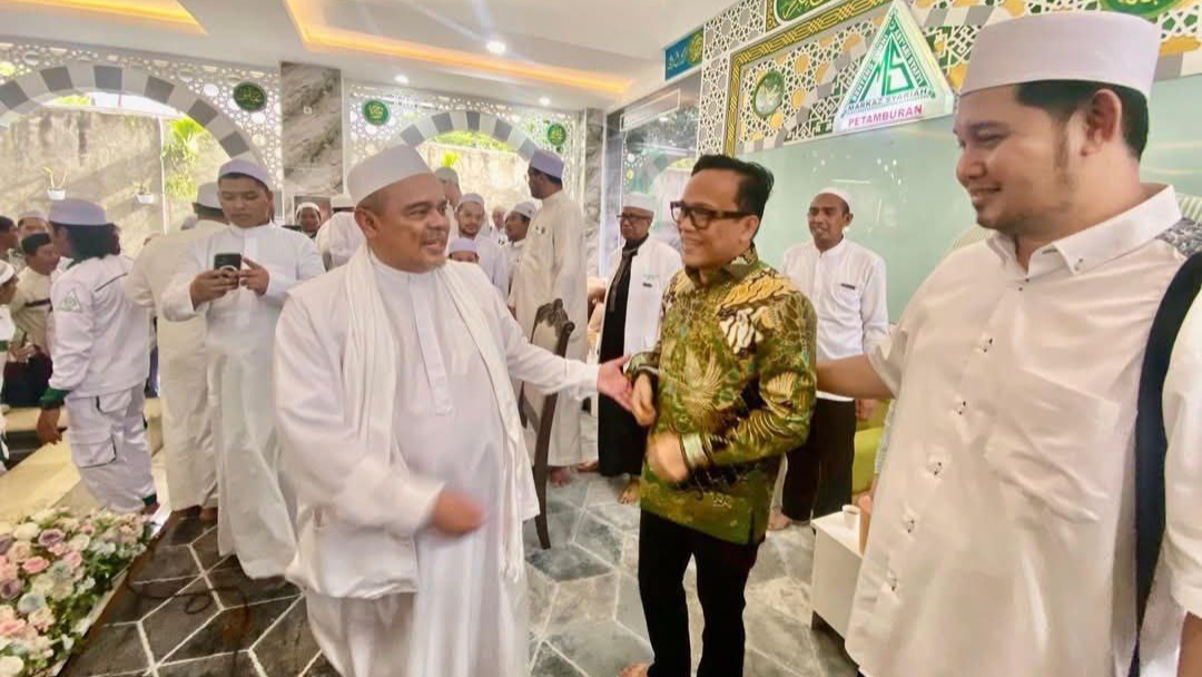 Saat Habib Rizieq Singgung Pengangguran dan Naiknya Gaji TNI-Polri di Depan Wamenaker