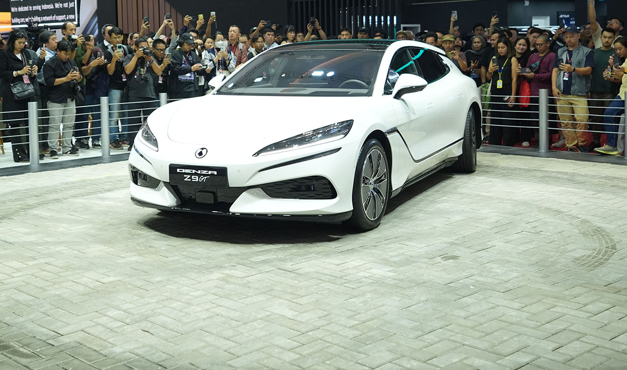 DENZA Usung Z9GT Didebut Perdananya di IIMS 2025