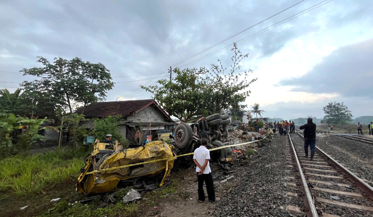 Penyebab Truk Semen Ditabrak KA Taksaka di Bantul Diungkap KAI: Supir Truk Abaikan Sirine 