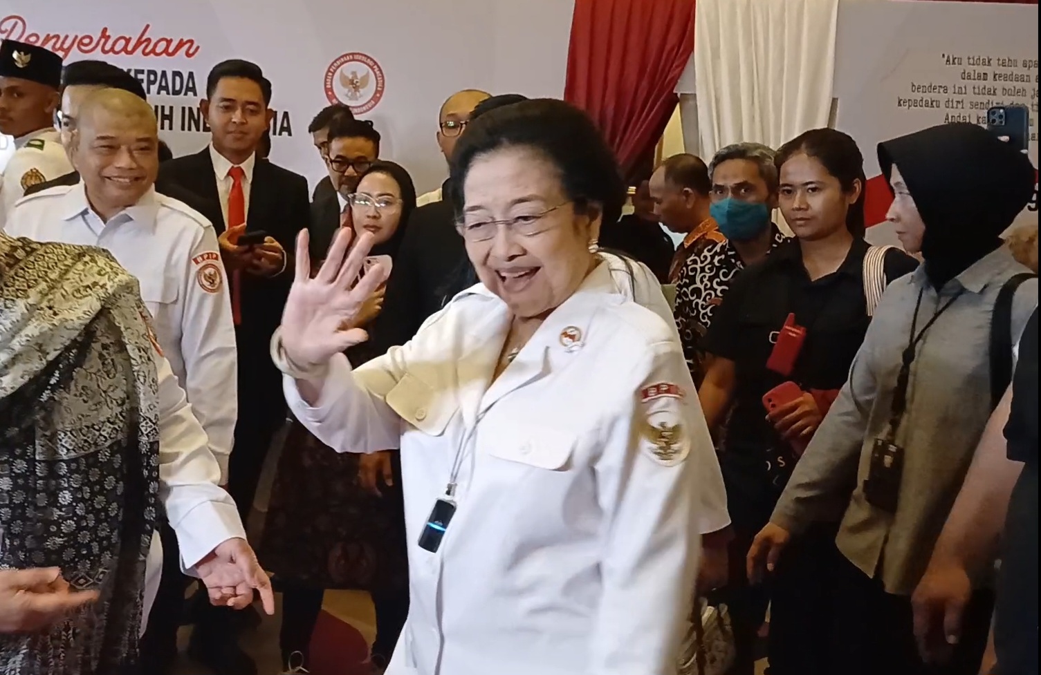 Megawati Tegaskan Hubungan dengan Jokowi Baik-baik Saja: Emangnya Kenapa? 