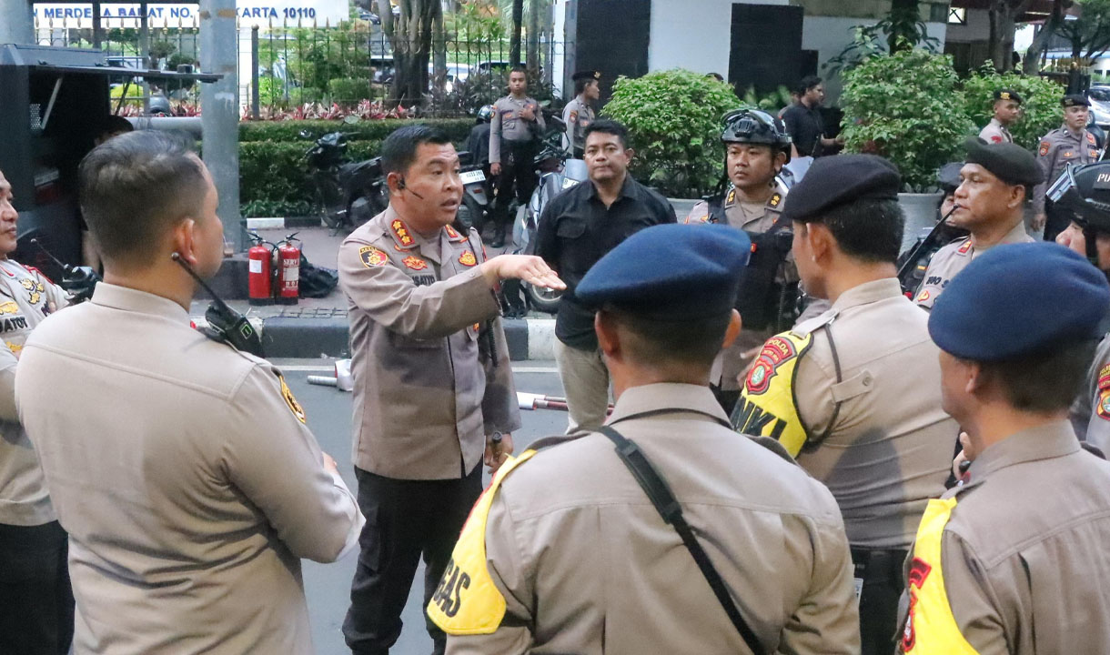 Polisi Kerahkan 2.554 Personel Gabungan Amankan Demo Ojol di Patung Kuda dan DPR 
