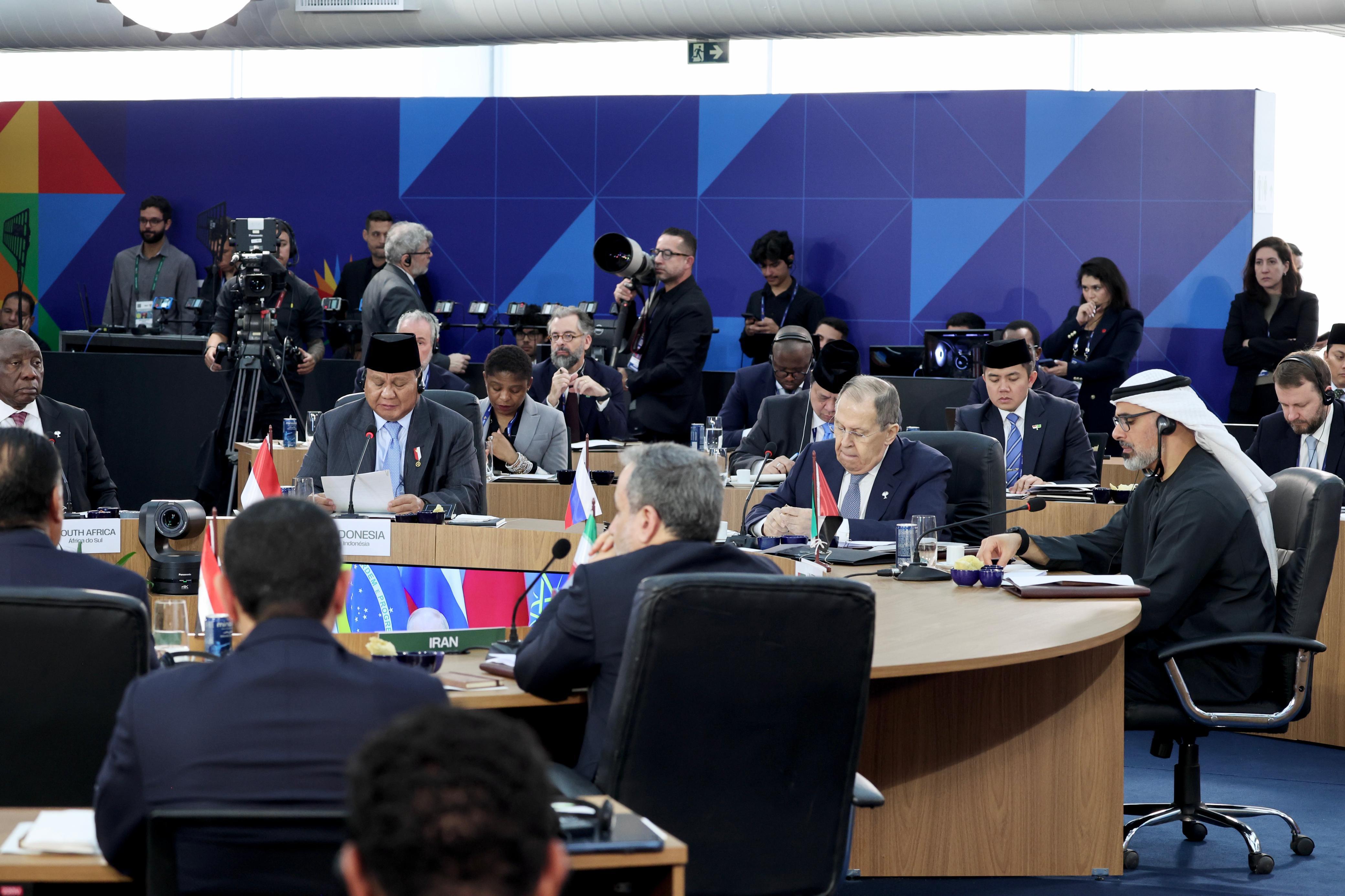 Presiden Prabowo Hadiri KTT BRICS 2025, Seskab Teddy: Momentum Perkuat Posisi Strategis Indonesia di Dunia